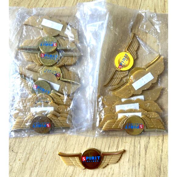 VTG pilot wings Spirit Airlines stewardess Junior Pilot Kiddie Wings Lot Of 18 - Picture 3 of 6